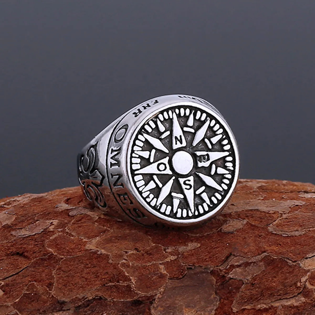 Vikings Compass Iris Flower Ring