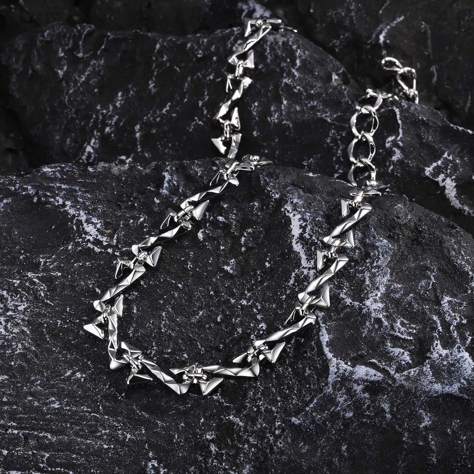 Stylish Letter Z Links Choker